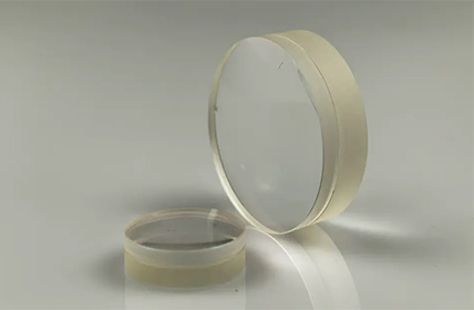 ATOPTIK offre une grande variété de lentilles achromatiques